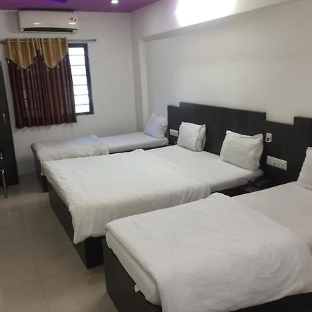 Hotel Long Stay Ахмедабад Екстериор снимка