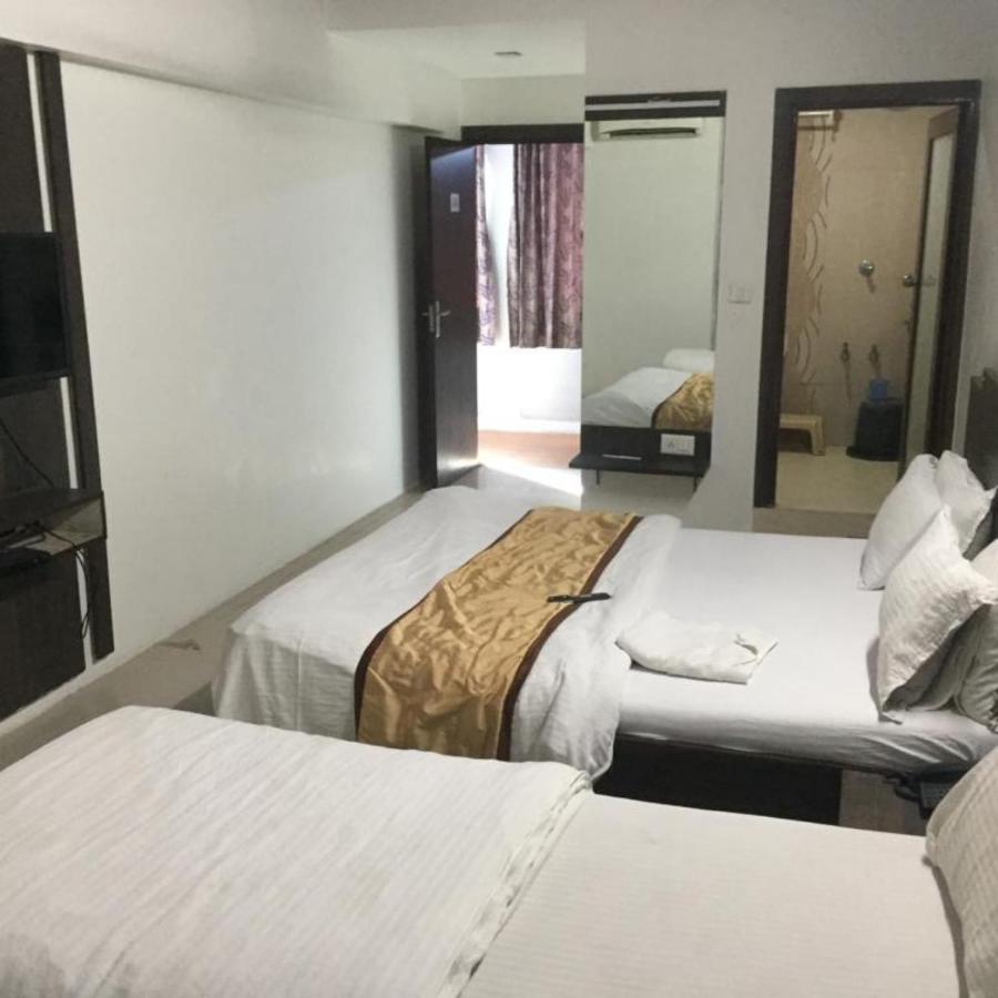Hotel Long Stay Ахмедабад Екстериор снимка