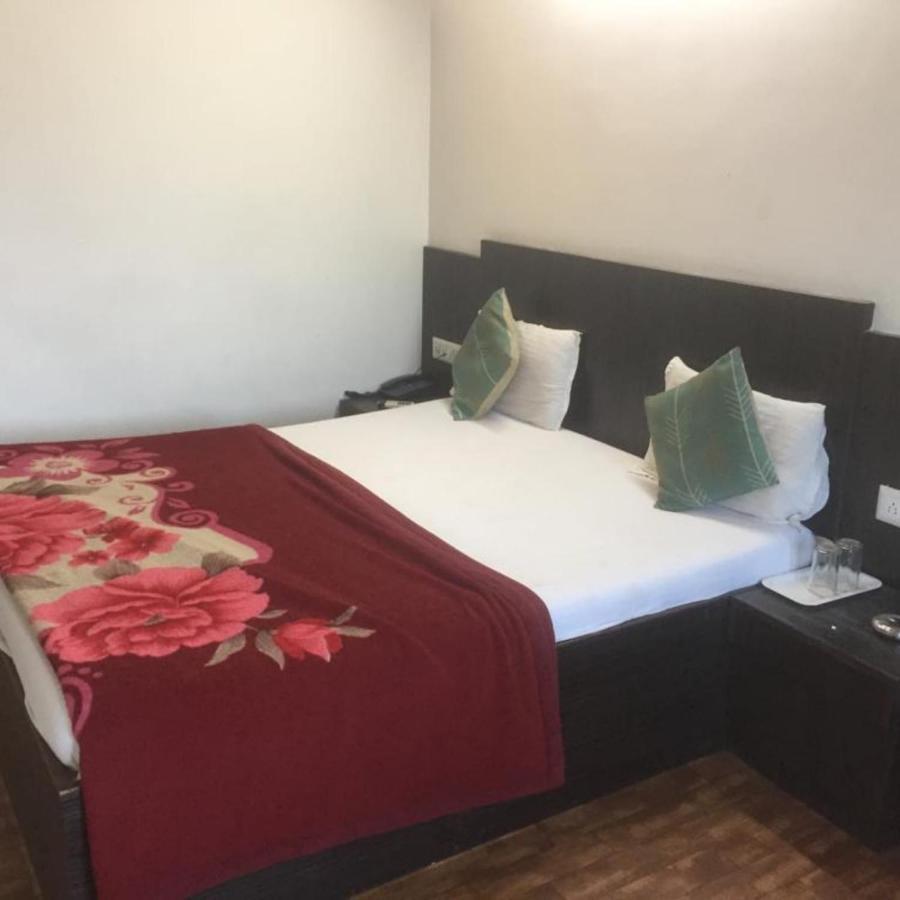 Hotel Long Stay Ахмедабад Екстериор снимка