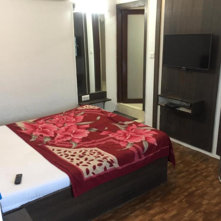 Hotel Long Stay Ахмедабад Екстериор снимка