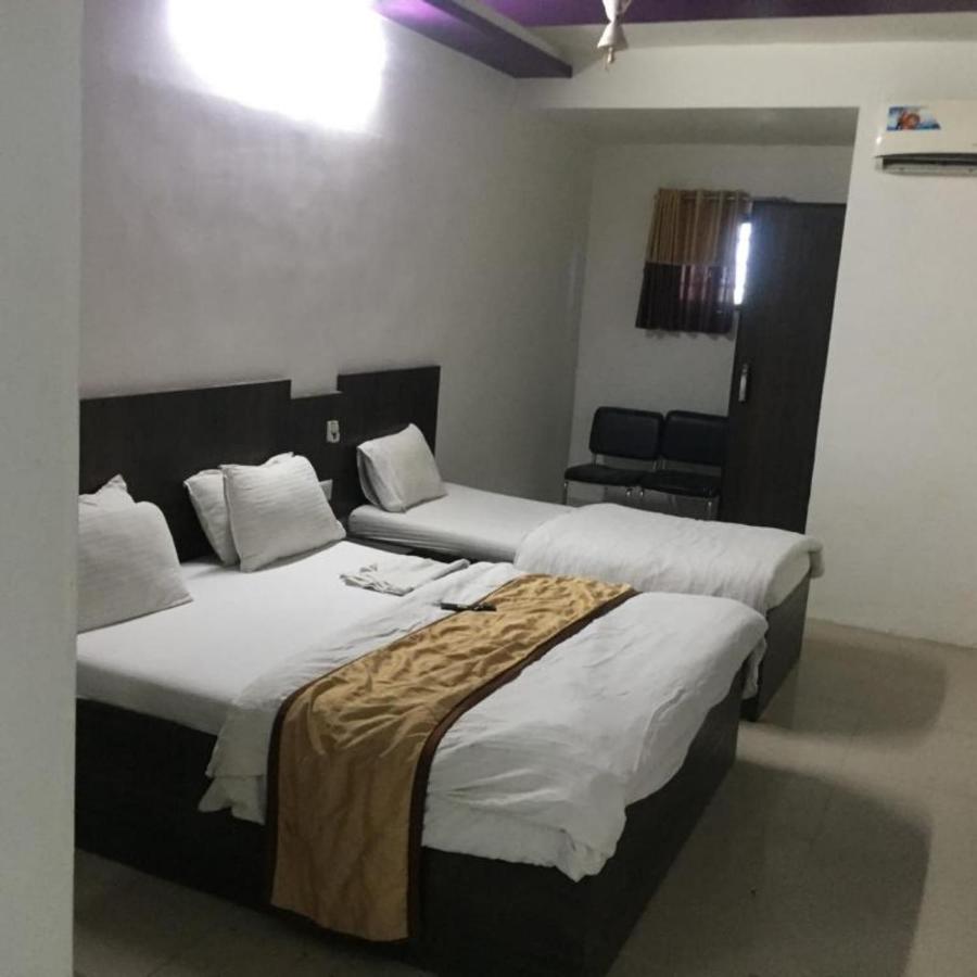 Hotel Long Stay Ахмедабад Екстериор снимка
